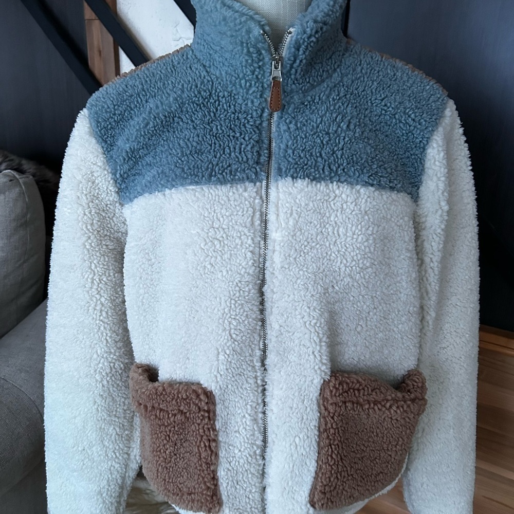 Cozy women’s Sherpa Jacket - White and Brown Thread & Supply size M - Picture 2 of 9